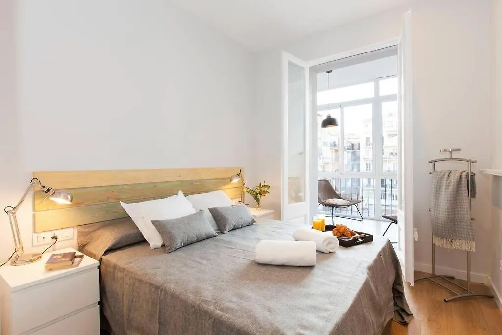 Very Spacious Eixample 4Bd 4Ba Apartment Barcelona